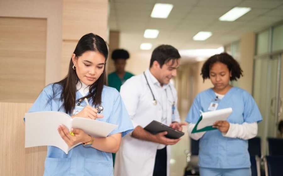 Học bổng ngành điều dưỡng, y tá nổi bật tại Úc