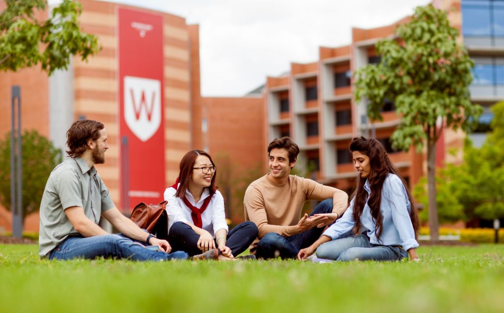 Sinh viên tại đại học Western Sydney University, Úc